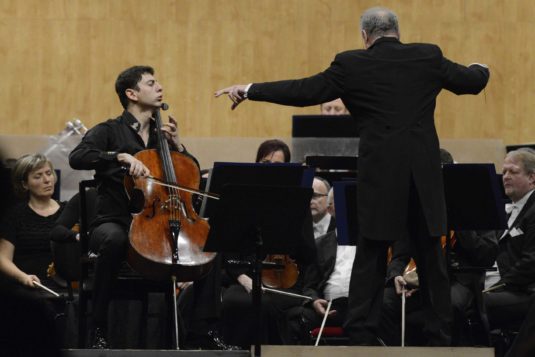 Narek Hakhnazaryan a Peter Vronský během čtvrtečního koncertu.