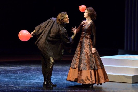 Thomas Weinhappel (Hamlet), Janja Vuletic (Gertrude)