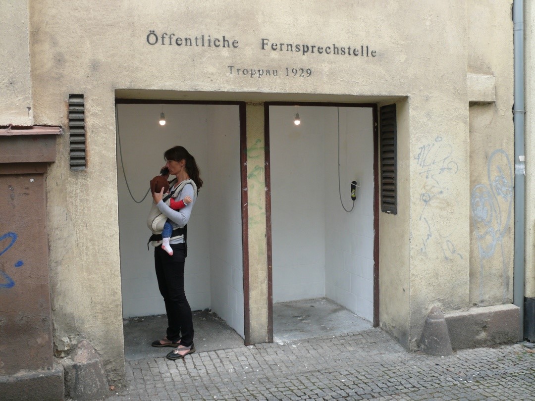 V kapli sv. Al\u017eb\u011bty zn\u00ed zoufal\u00fd k\u0159ik tonouc\u00edch uprchl\u00edk\u016f. Opava zn\u00ed ...