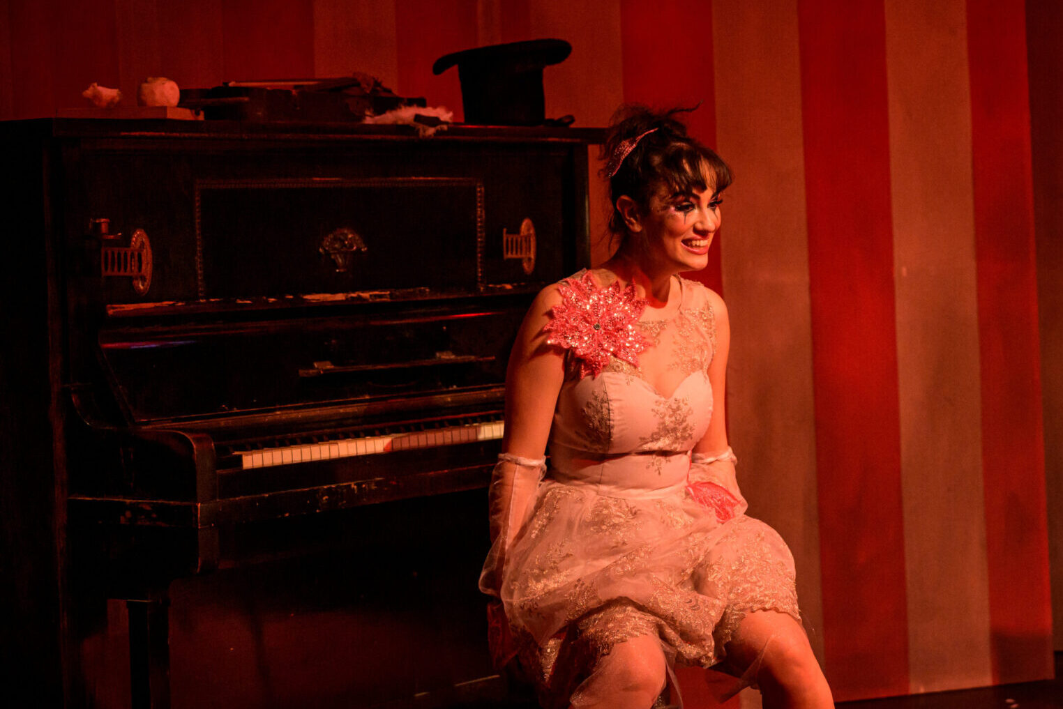 Michaela Bajgarová na zkoušce inscenace Síla zvyku. (Foto: Roman Polášek )