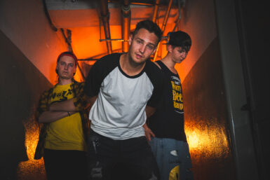 Emergency Brake: Každý pankáč má v sobě kousek anarchie. Někdo víc, někdo míň