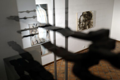 Dobře rozehraná Partie Pavla Formana, Ivany Štenclové a Roberta Kuśmirowského v opavském Domě umění