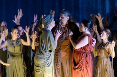 Každý musí přejít své Rudé moře. Rossiniho Mojžíš a faraon v Ostravě na premiéře obstál