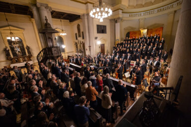 Monumentální tečka za Svatováclavským festivalem: Mendelssohnův Eliáš v katedrále ohromil hloubkou i dramatičností