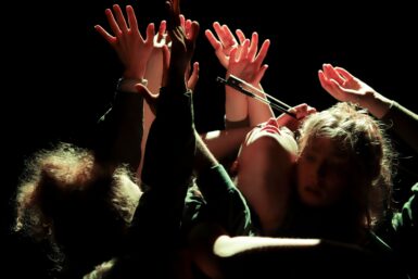 Ateliér NDM představuje Limity, nový mezinárodní projekt pro mladé performery a dokumentaristy
